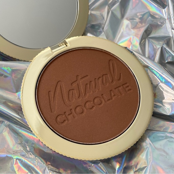 NIB Cocoa-Infused Glow Bronzer - Too Faced - Picture 2 of 6